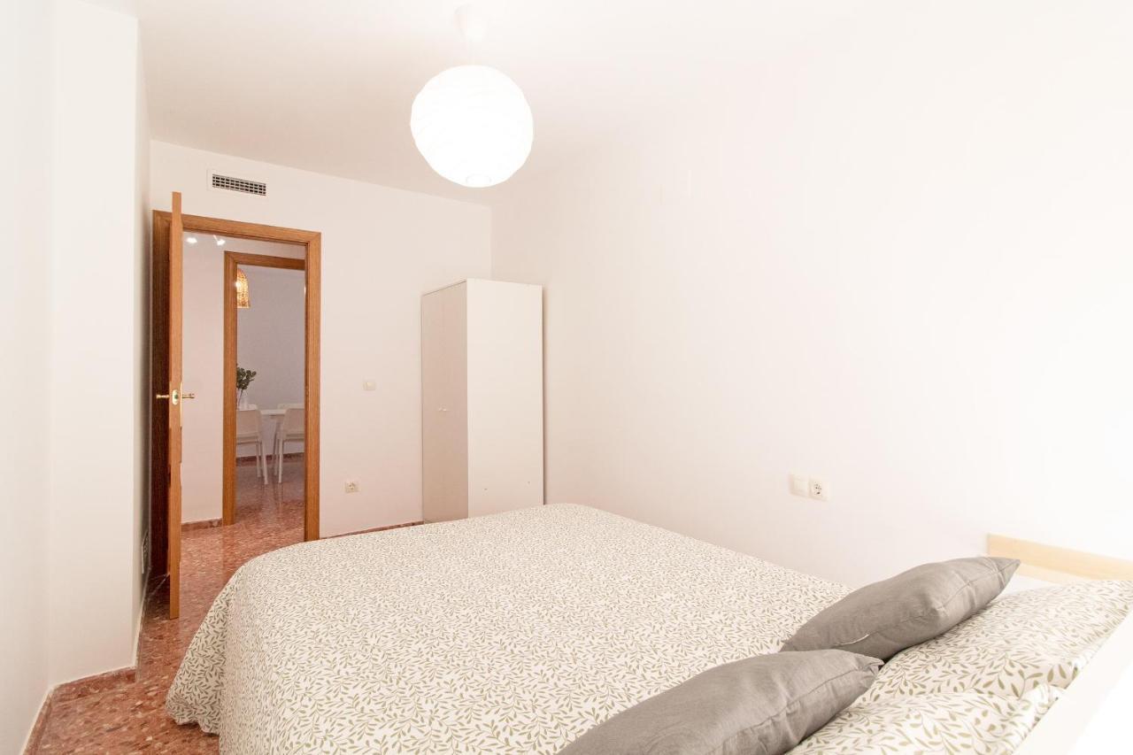 Global Properties, De 3 En Apartment