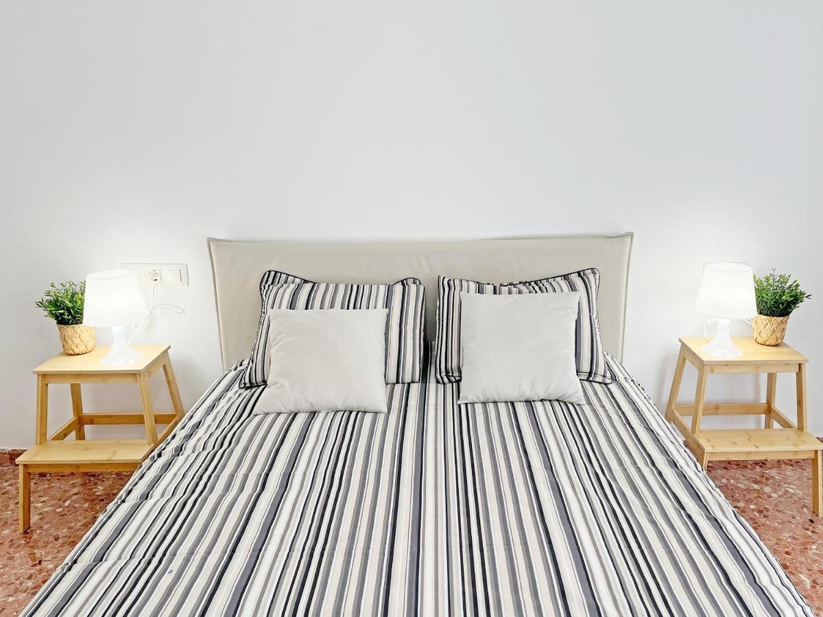 Global Properties, De 3 En Apartment *