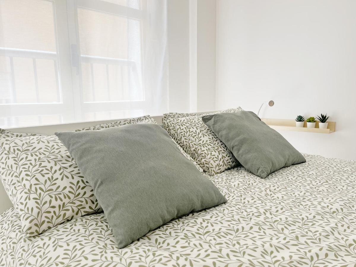 Global Properties, De 3 En Apartment *