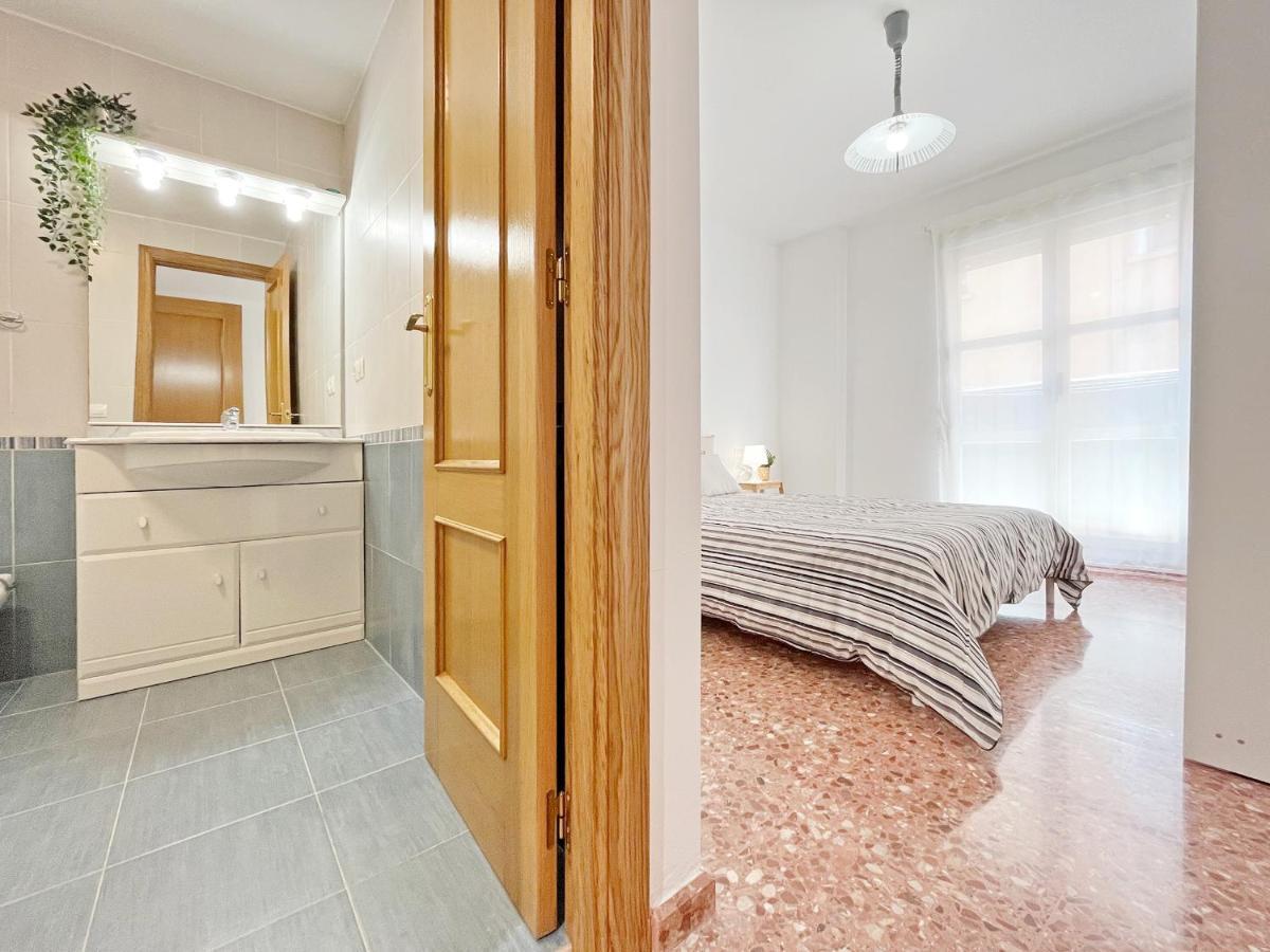 Global Properties, De 3 En * Sagunto